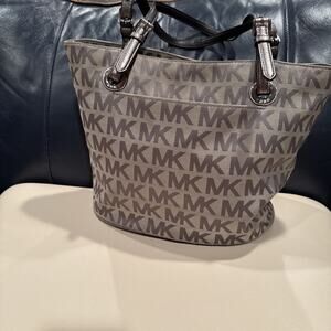 Michael Kors Signature Classic Black Monogram MK Jet Set Tote Hand Bag Purse